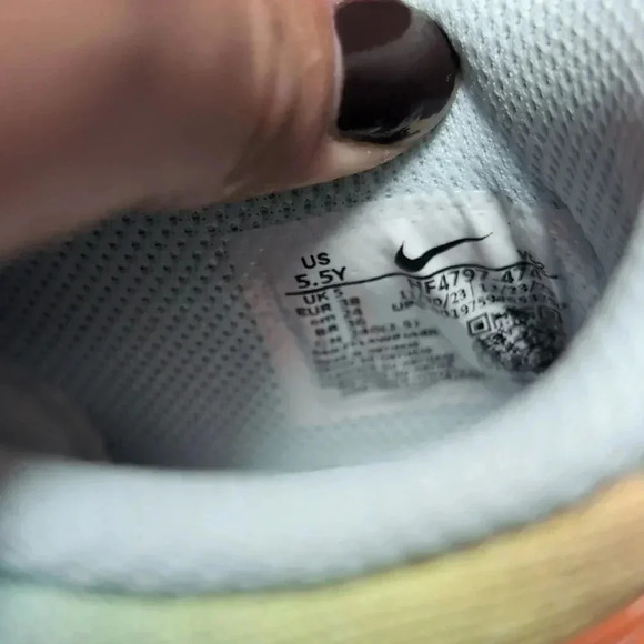 Nike Dunk Low - Picture 4 of 7